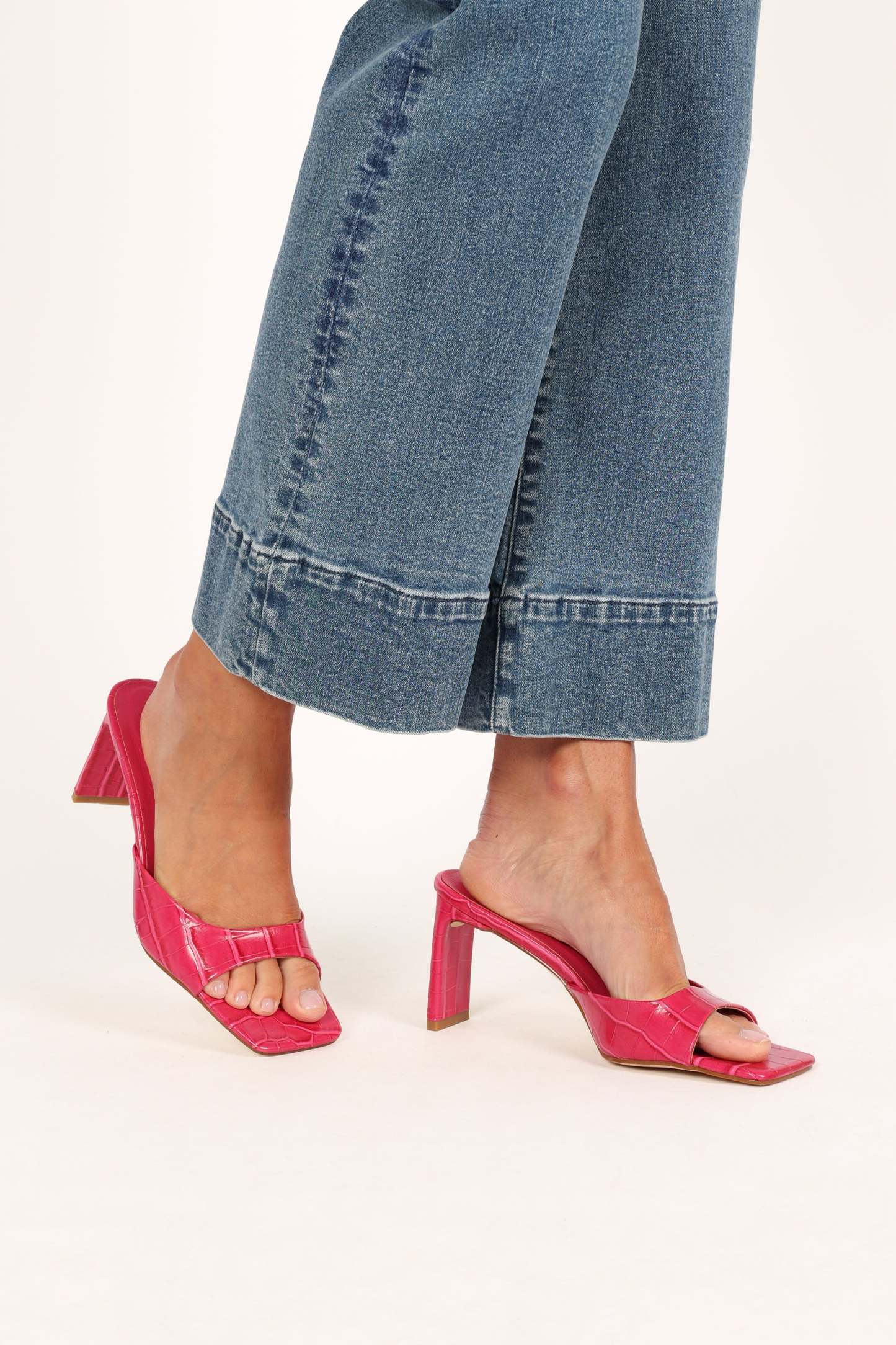 Kinlee Mid Heel Mule - Wild Berry Croc-Sunny Prom