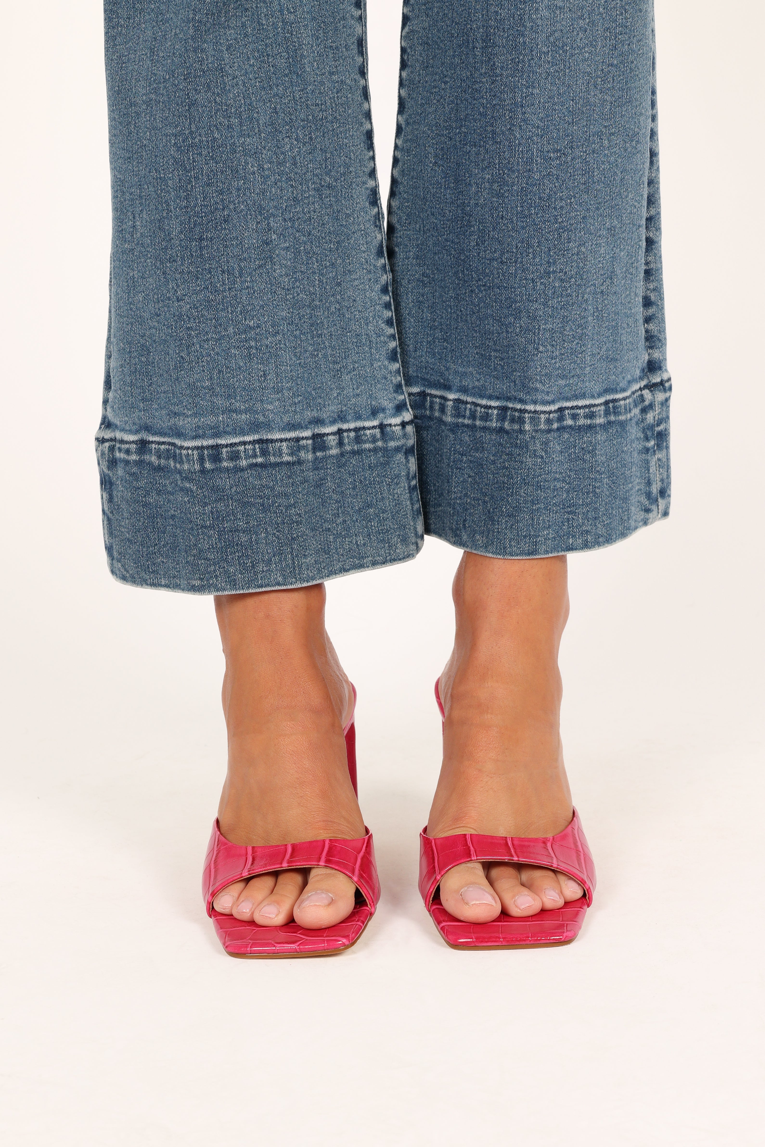 Kinlee Mid Heel Mule - Wild Berry Croc-Sunny Prom