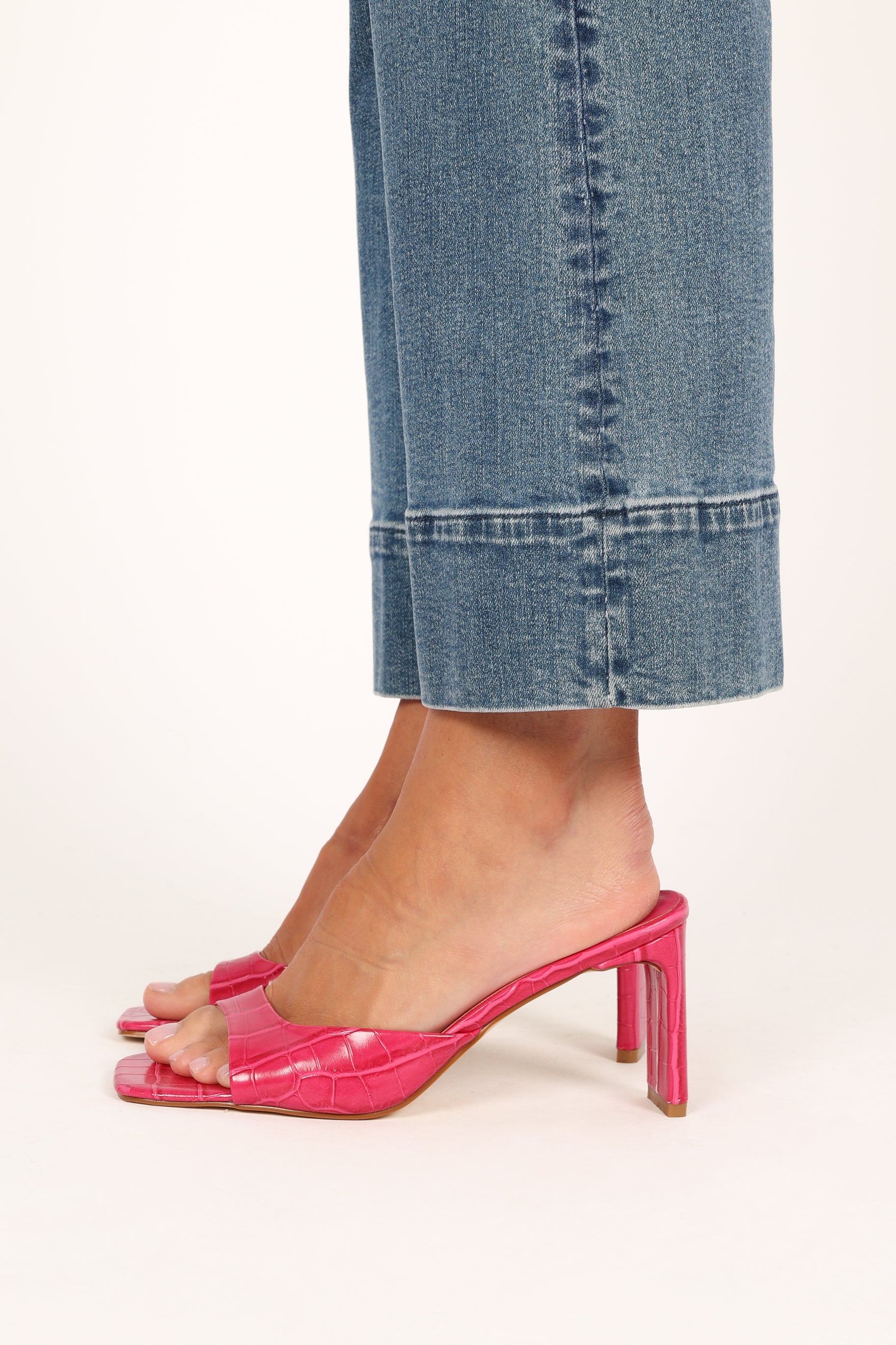 Kinlee Mid Heel Mule - Wild Berry Croc-Sunny Prom