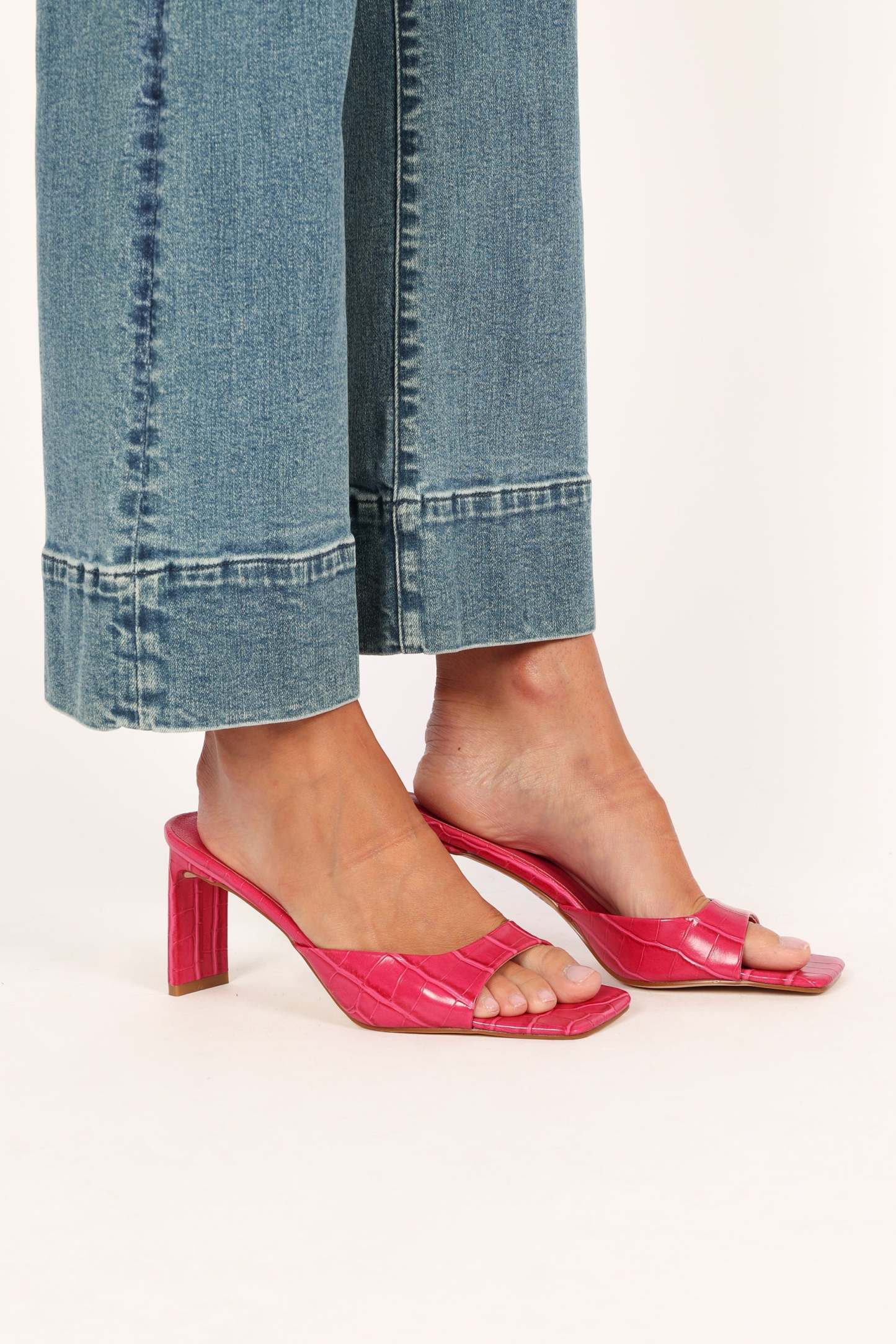 Kinlee Mid Heel Mule - Wild Berry Croc-Sunny Prom