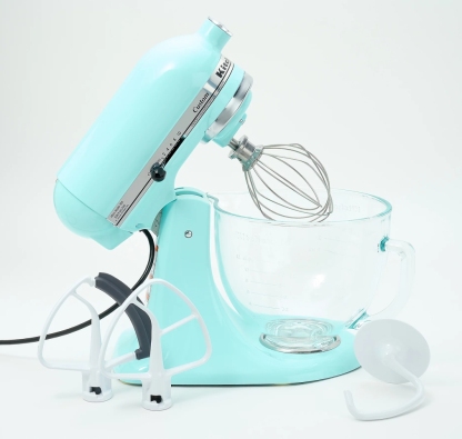 💝𝗧𝗼𝗱𝗮𝘆'𝘀 𝗦𝗽𝗲𝗰𝗶𝗮𝗹𝘀✨ Buy 1 Get 1 Free ✨KitchenAid 5-qt Tilt Head Glass Bowl Stand Mixer w/ Flex Edge