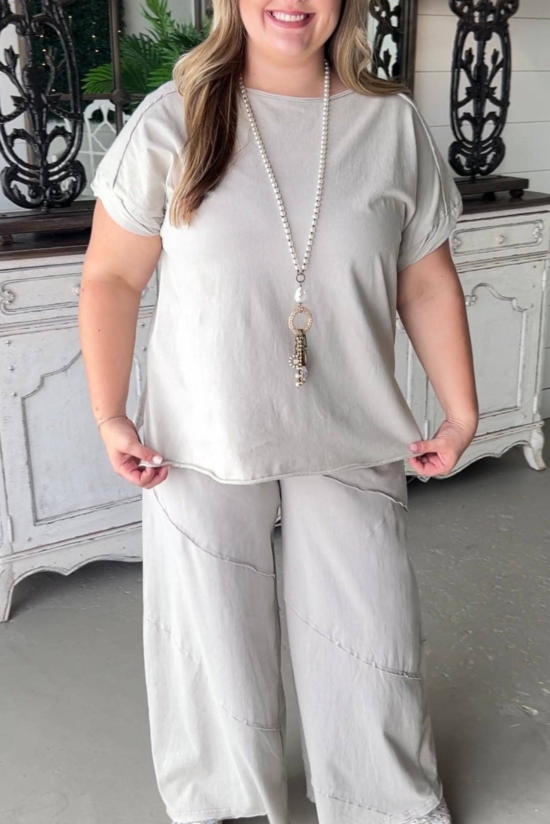 Rolled Tee & Spiral Layered Trousers Loose Set