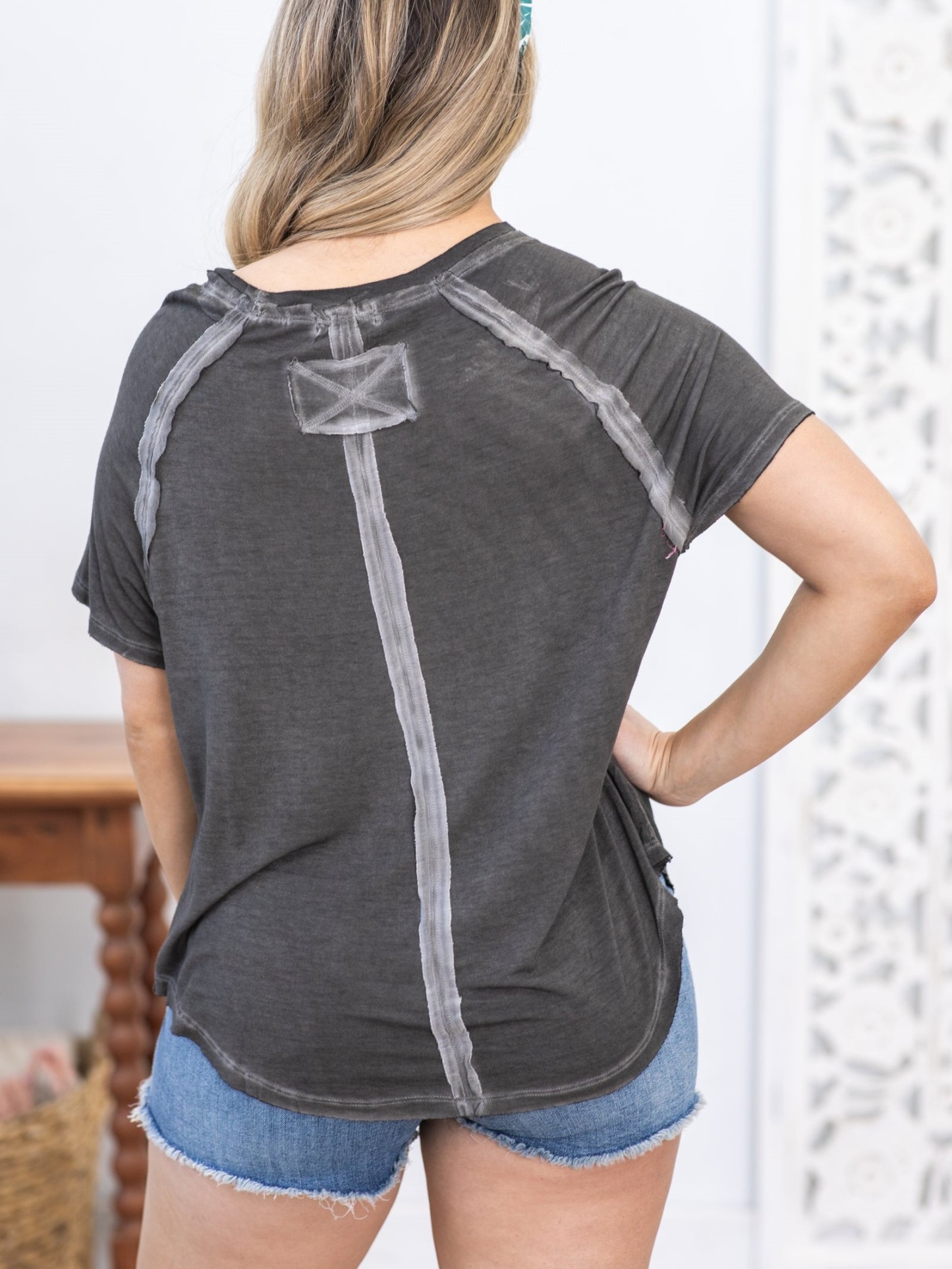 Overszied Short Sleeve Hi-Low Hem Relaxed Tee