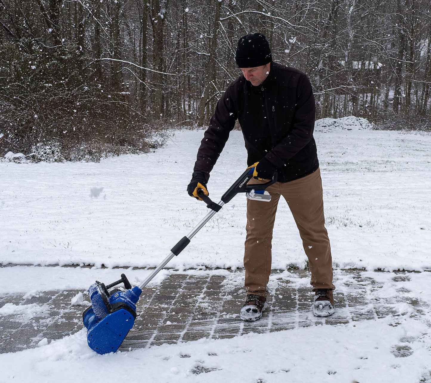 🎉𝗧𝗼𝗱𝗮𝘆'𝘀 𝗦𝗽𝗲𝗰𝗶𝗮𝗹𝘀💝Buy 1 Get 1 Free ✨Snow Joe 13.5" Cordless Directional Snow Thrower Kit w/ Charger
