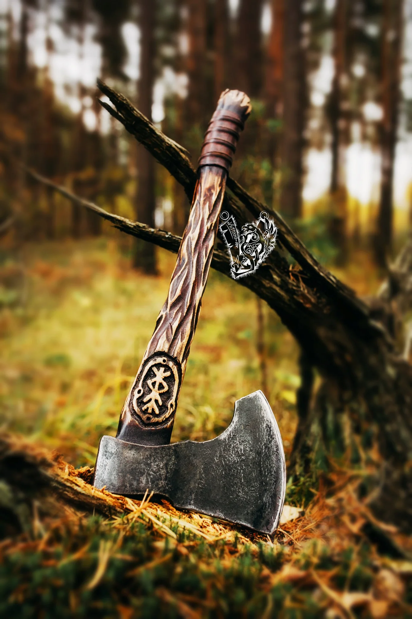 Toporul Rune forjat