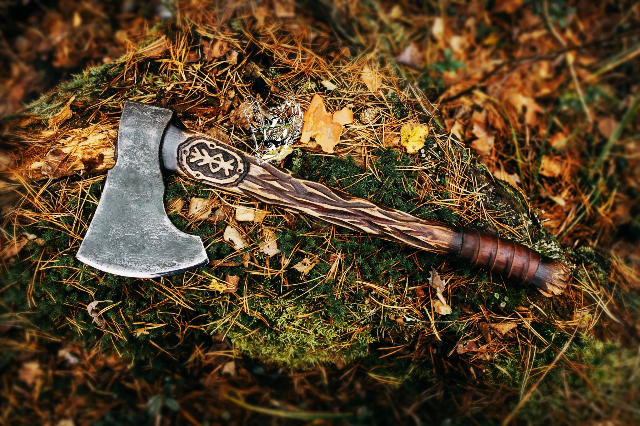 Toporul Rune forjat