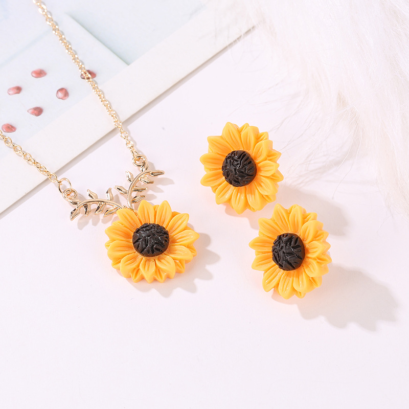 HAIAISO Sunflower Dangle Drop Earrings Sunflower Necklace for Women Handmade Sunflower Jewelry Set Gift