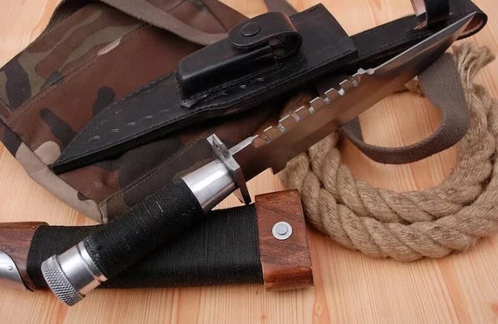 🔥Faca de comando de aço D2 feita à mão, faca de sobrevivência para acampamento e caminhada com bainha de couro (Arnold Schwarzenegger e Stallone recomendam faca de sobrevivência)