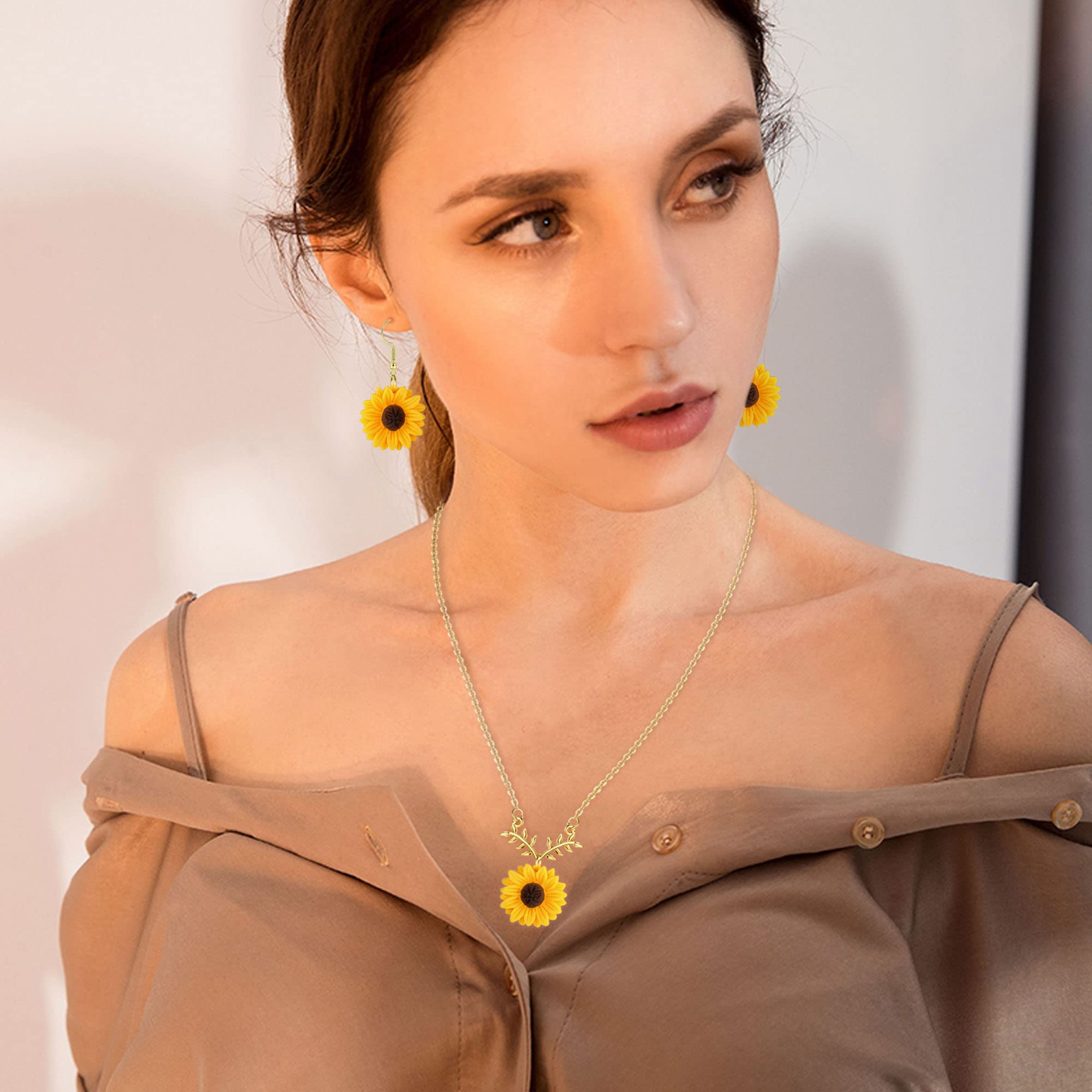 HAIAISO Sunflower Dangle Drop Earrings Sunflower Necklace for Women Handmade Sunflower Jewelry Set Gift