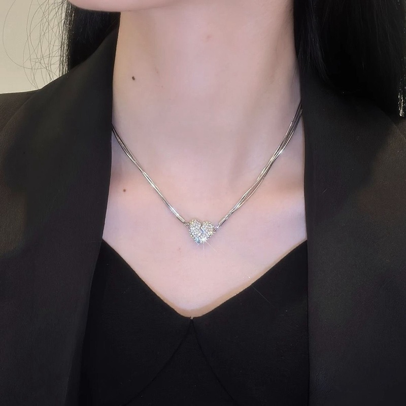 Το καλύτερο δώρο για την ημέρα του Αγίου Βαλεντίνου 🔥 Κολιέ με μαγνητική καρδιά με συνονθύλευμα