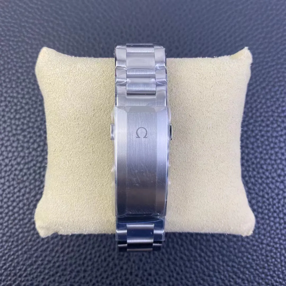 Omega Seamaster Planet Ocean 6000M Ultra Deep 215.30.46.21.03.001