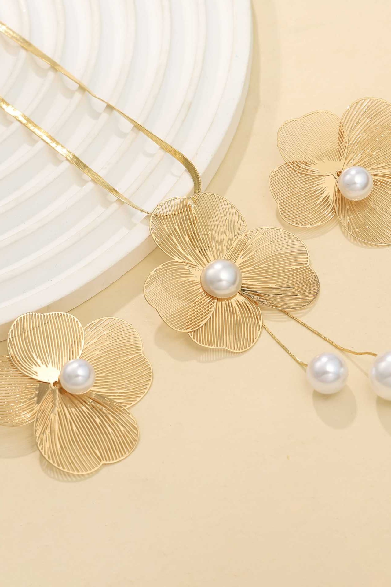 Golden Bridal Wedding Jewelry Set for Women Necklace Earrings Sets