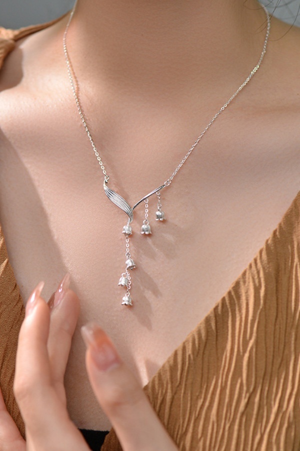 Dainty Simple Pendant Necklace for Women Floral Wedding Necklace for Bride 