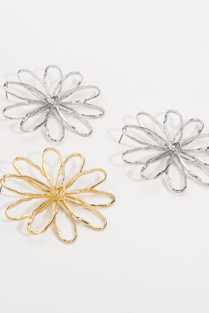 Daily Party Work  Hollow Flower Simple Earrings