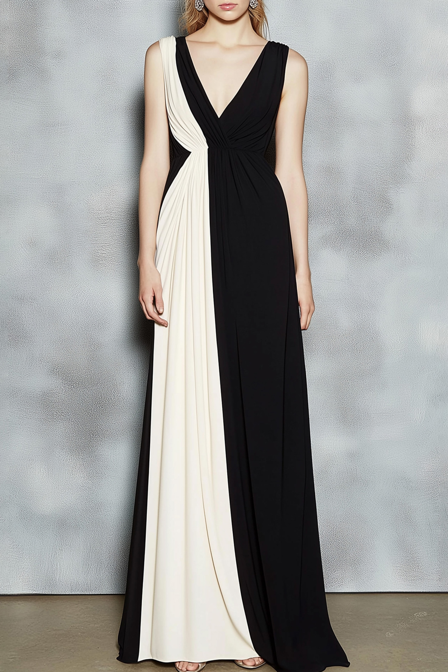 Evening Formal Dress Black White Deep V-Neck Sleeveless Floor-Length D
