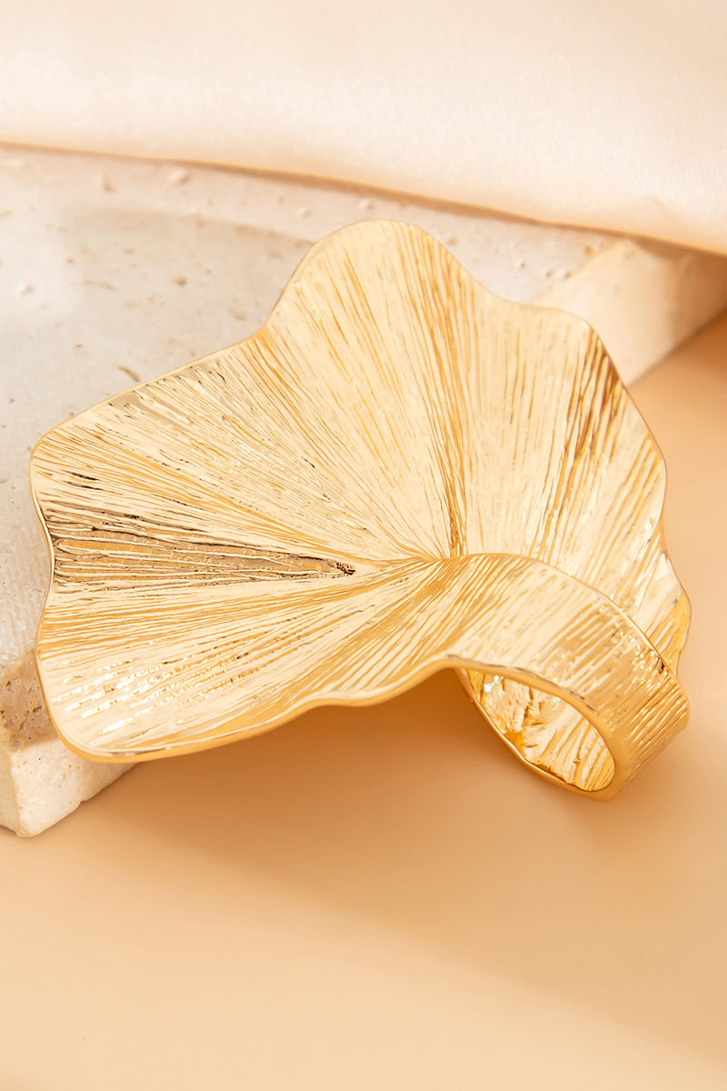 Maple Leaf Irregular Alloy Pleated Design Ring