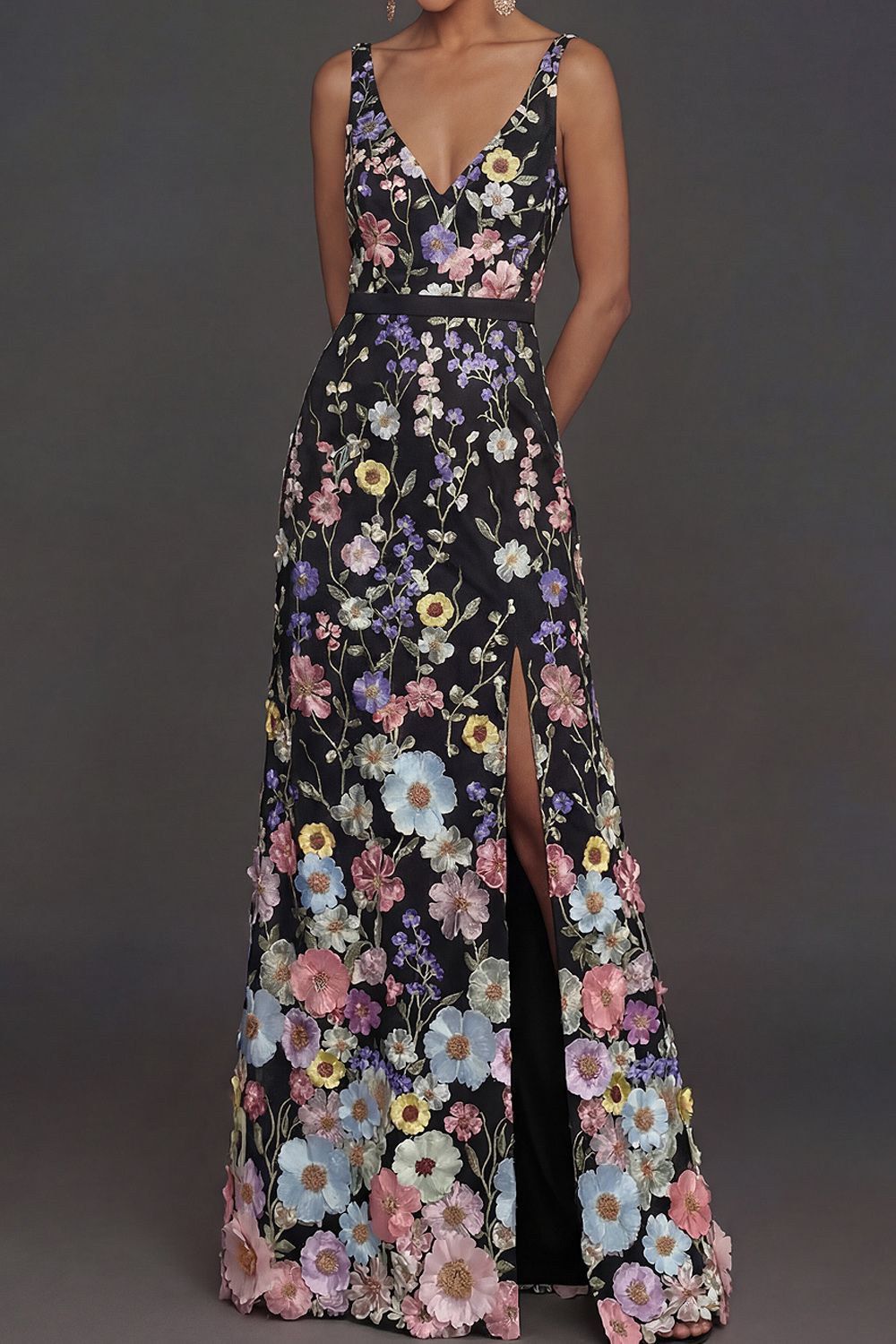 Black Evening Formal Dress V-Neck Appliqued Maxi Dress with Slit