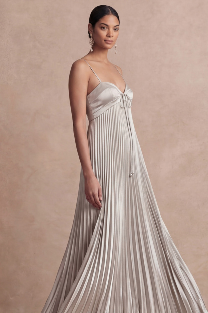 Golden Evening Formal Dress A-Line Spaghetti Straps Pleated Maxi Dress 