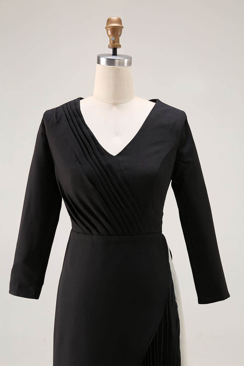 Formal Evening Dress Black White Pleated V-Neck Long Sleeve Maxi Dress
