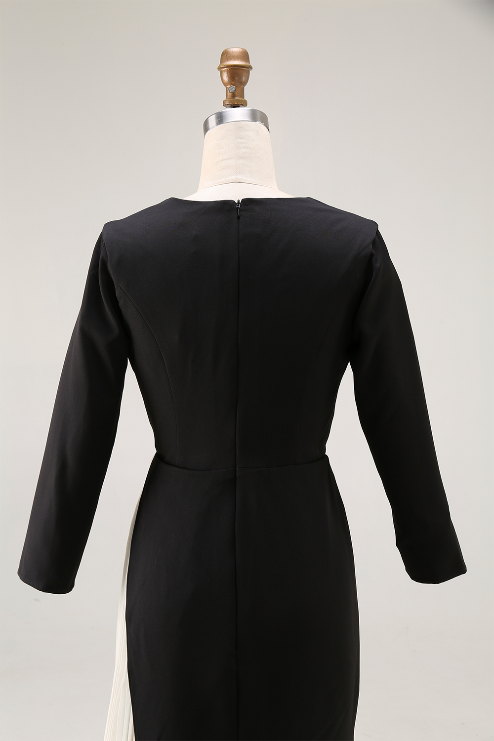 Formal Evening Dress Black White Pleated V-Neck Long Sleeve Maxi Dress