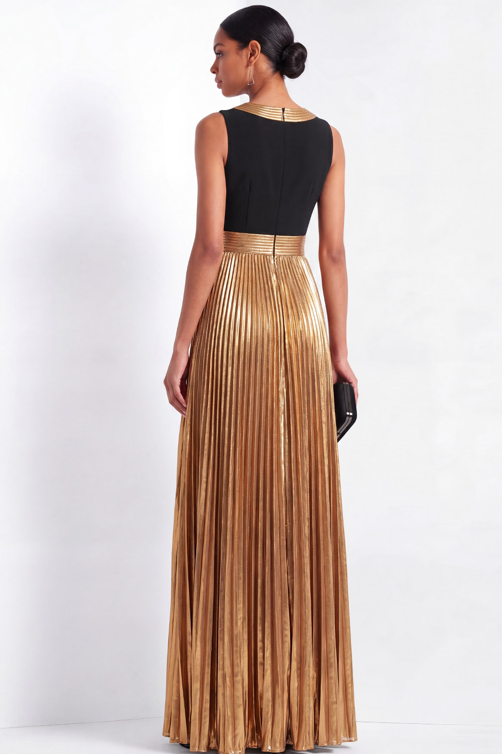 Evening Formal Dress Black Gold Round Neck Sleeveless Pleated Maxi Dress
