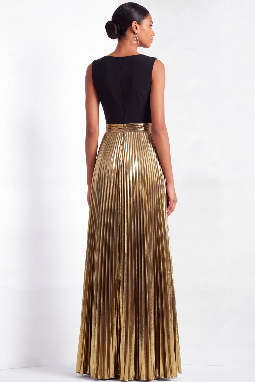 Evening Formal Dress Black-Gold V-neck Metallic Pleated Maxi Dress