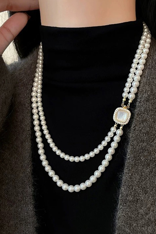 Double Layered Rice-shaped Pearl Necklace with Sea Fritillary buckle