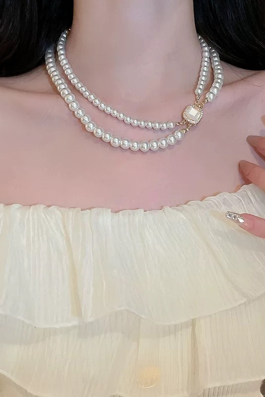 Double Layered Rice-shaped Pearl Necklace with Sea Fritillary buckle