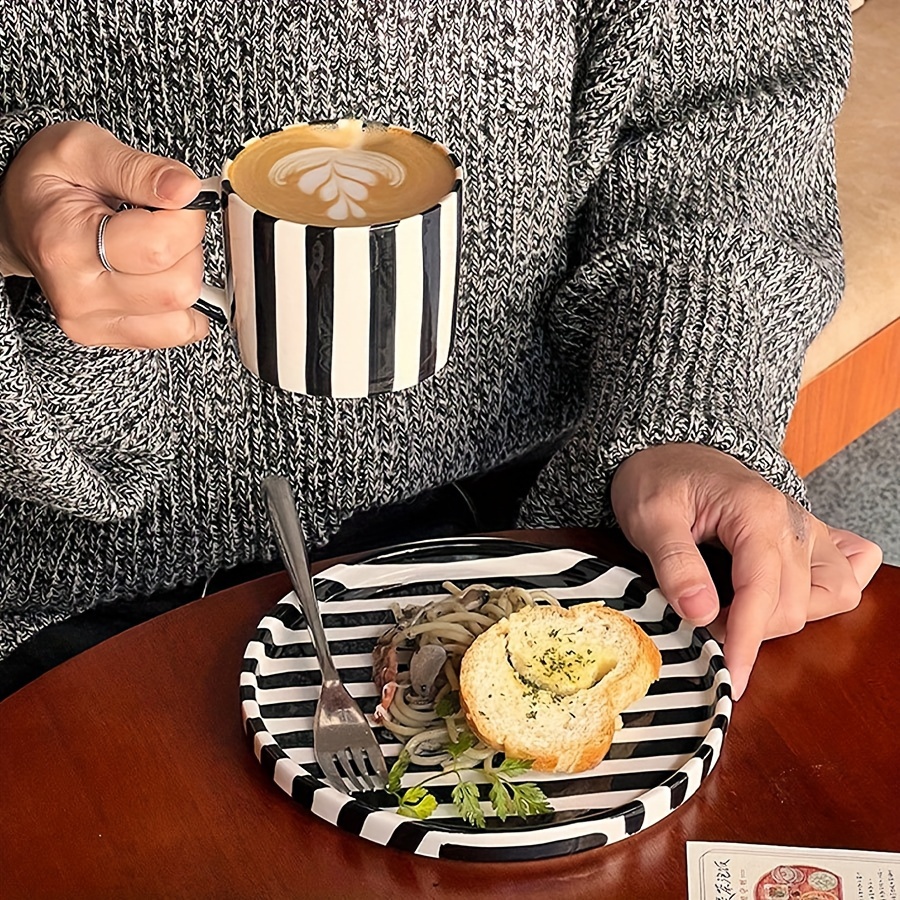 Black and White Coffee Mug with Tray 8 oz | DREAM2BUY