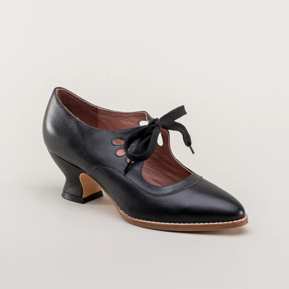 Women's Vintage Lace-Up Leather Heels