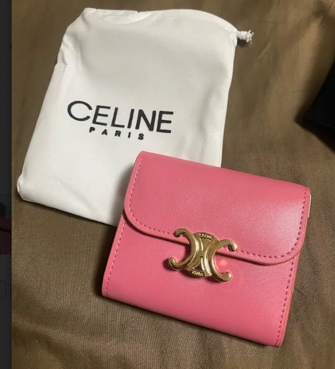 CELINE【入手困難】可愛い ★TRIOMPHE SMALL FLAP WALLET★ 全色