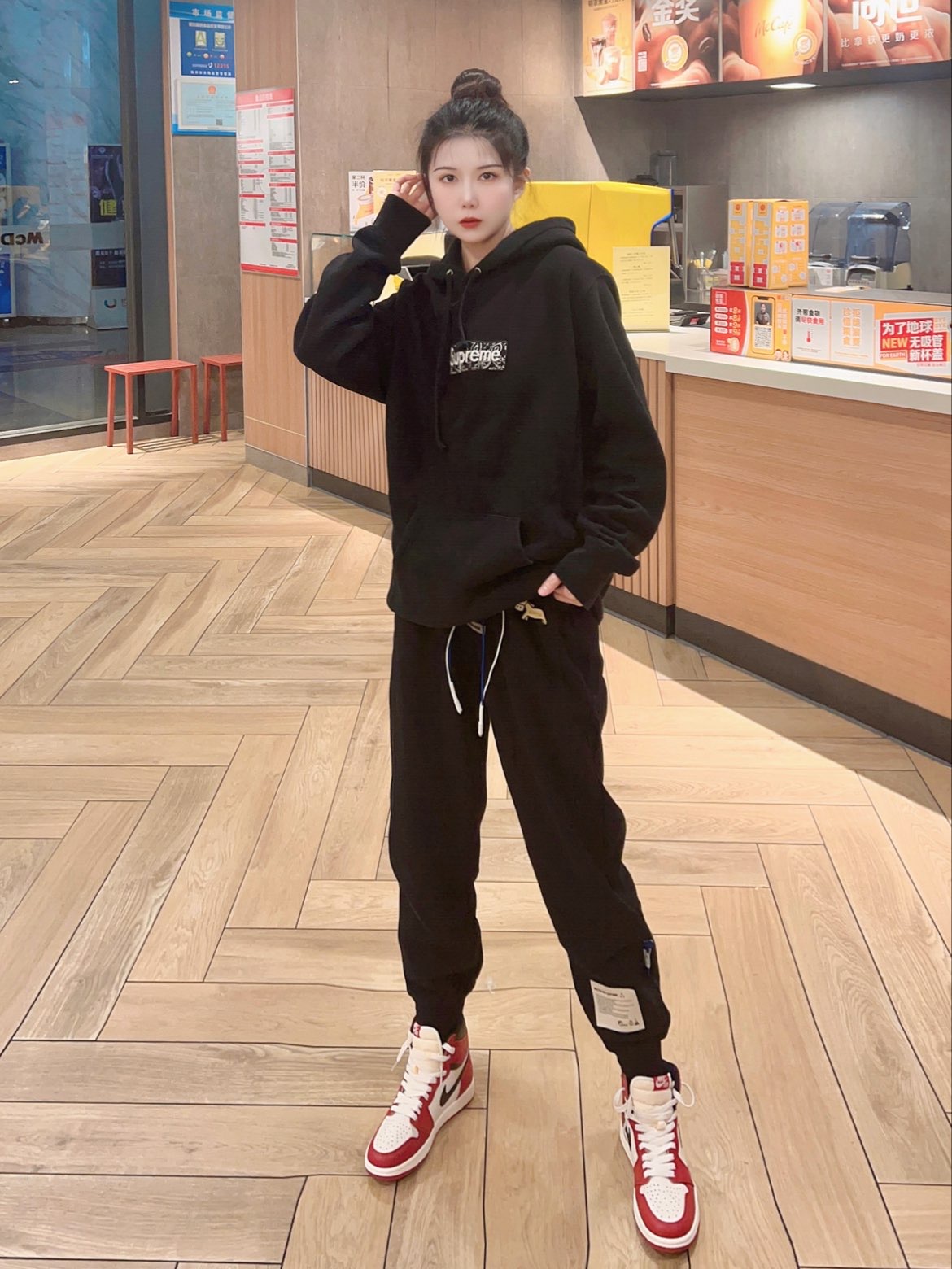 Supreme 19FW Bandana Box Logo Hooded Sweatshirt