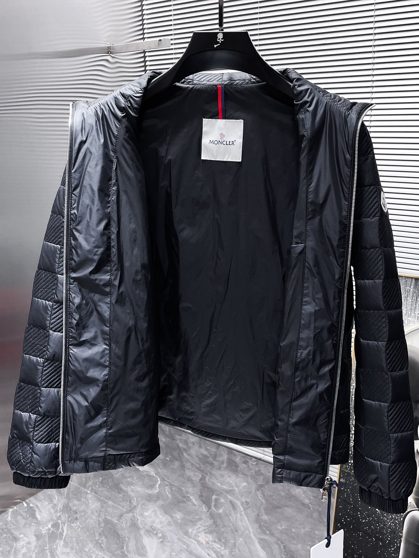 【MONCLER 公式旗艦店】モンクレール ジャケット 好評に付き再入荷！