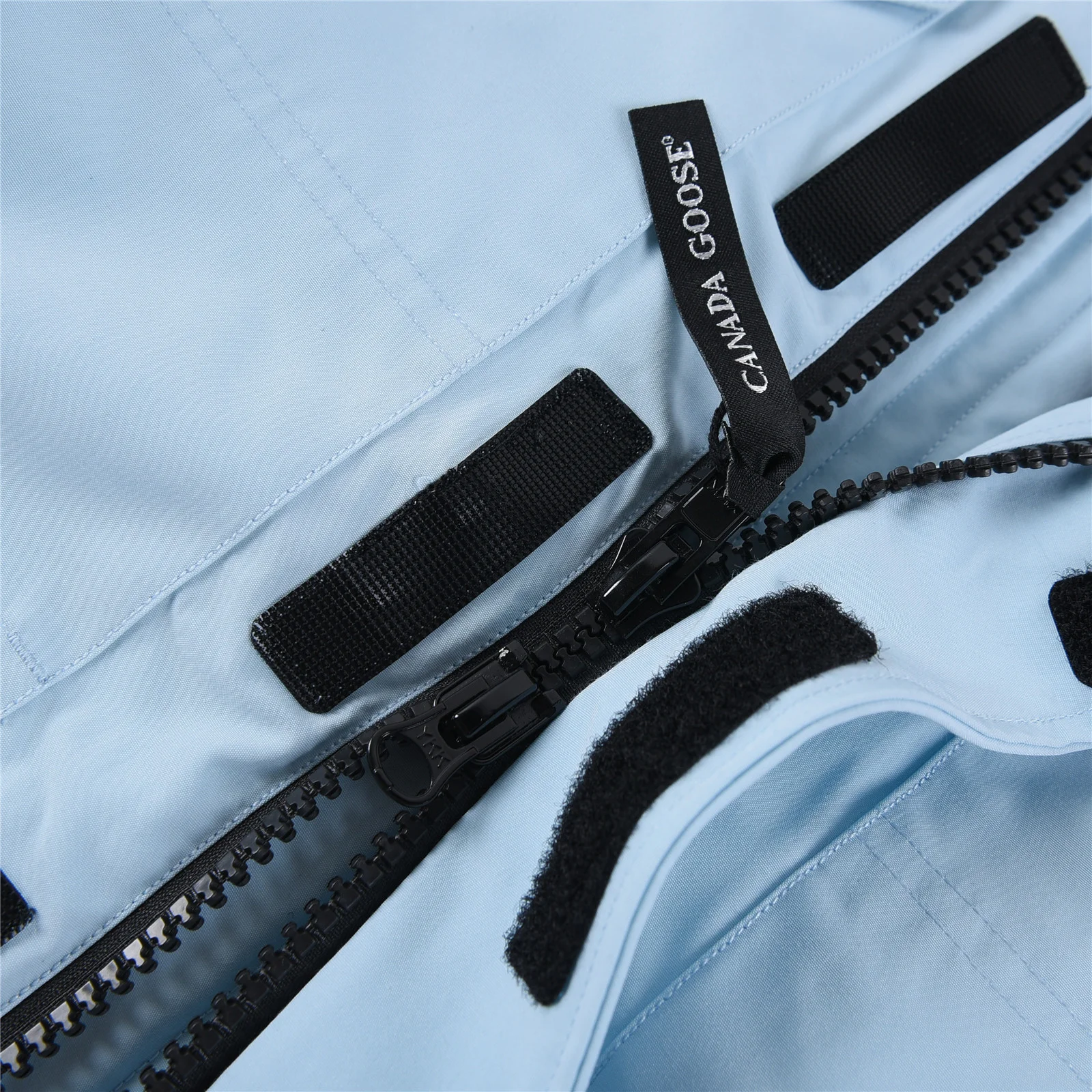 カナダグース エクスペディション パーカー 4660M ユニセックス ダウンジャケット ミドル丈コート (スカイブルー)。