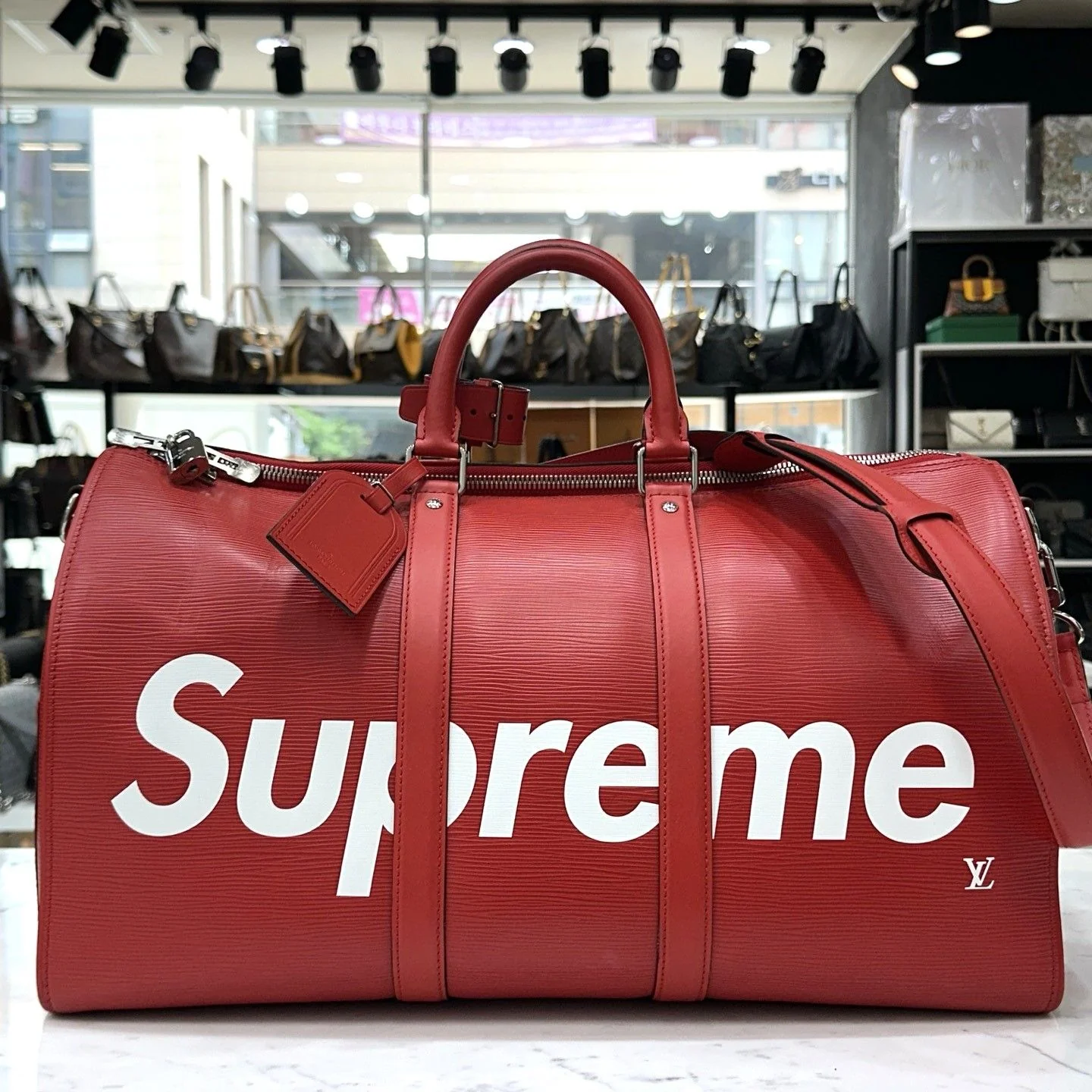 【期間限定割引価格】LV 旅行用バッグ LV シュプリーム キーポル 45 旅行用バッグ EPL ウォーター リップル 旅行用バッグ レッド