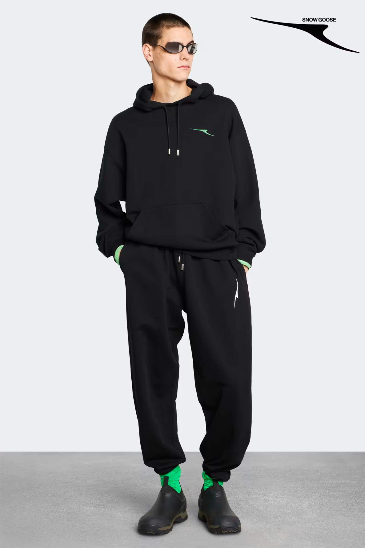 カナダグース リゲル オーバーサイズ プリント フード付きスウェットシャツ ユニセックス (ブラック)