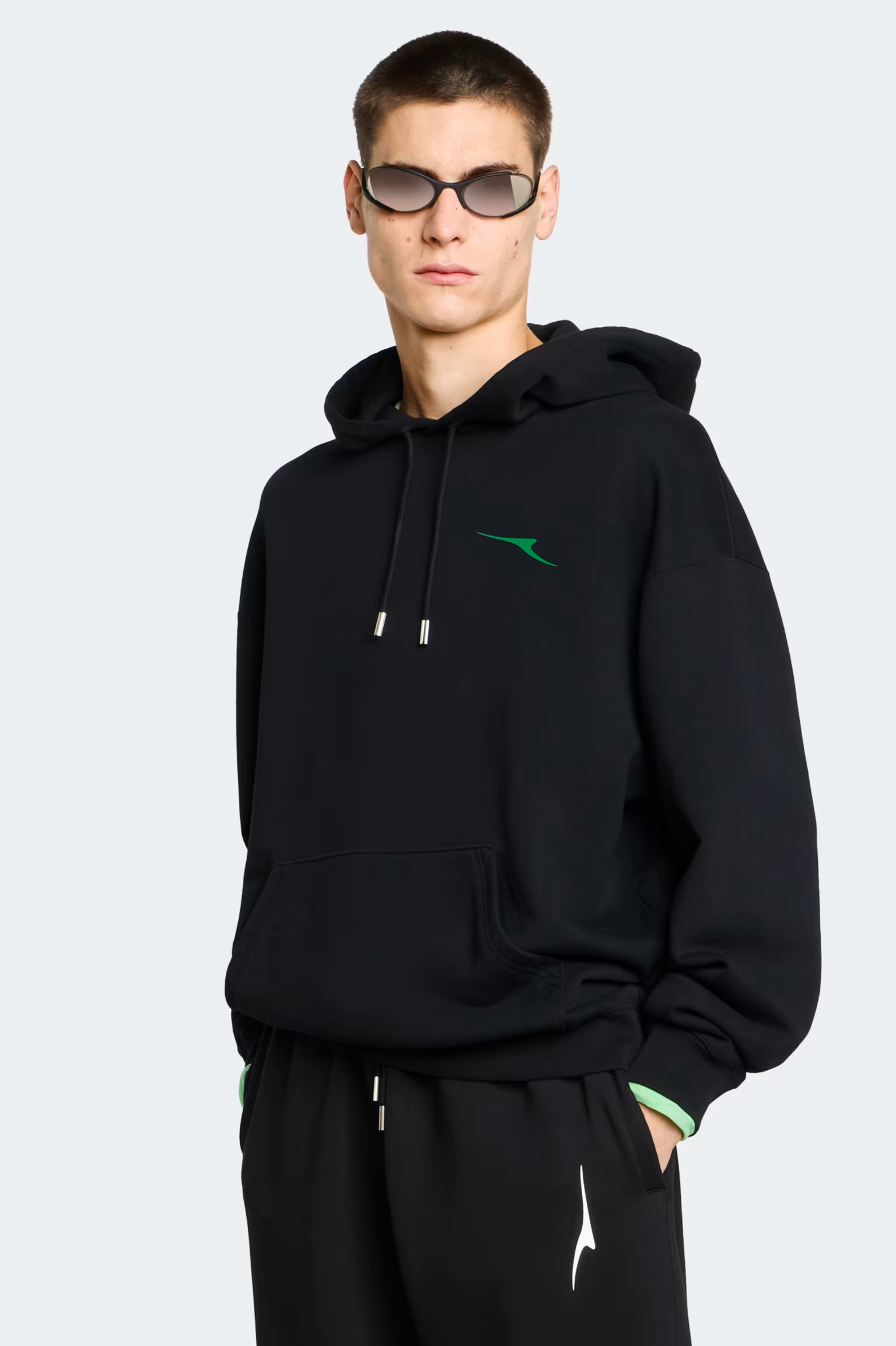 カナダグース リゲル オーバーサイズ プリント フード付きスウェットシャツ ユニセックス (ブラック)