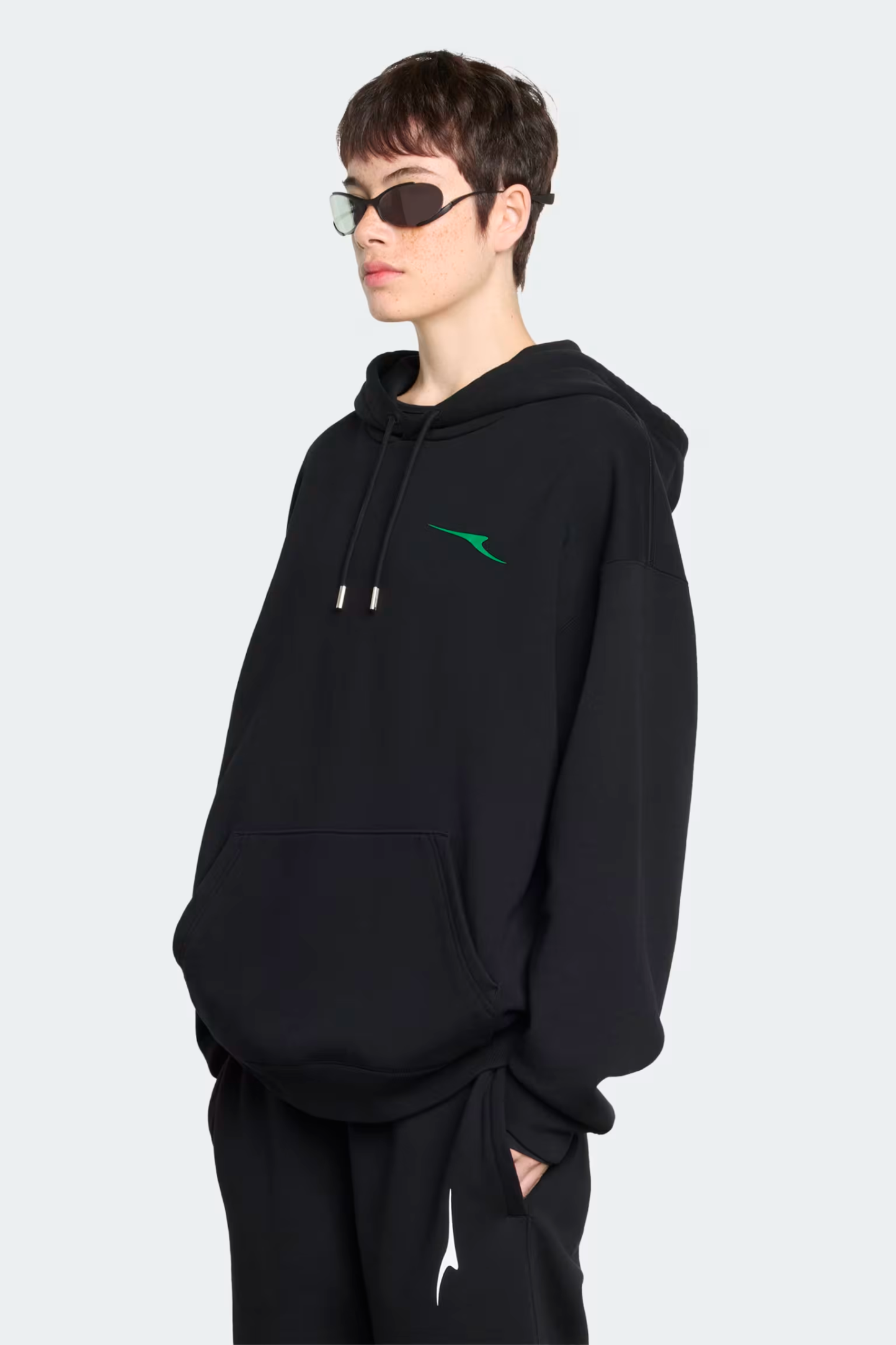 カナダグース リゲル オーバーサイズ プリント フード付きスウェットシャツ ユニセックス (ブラック)