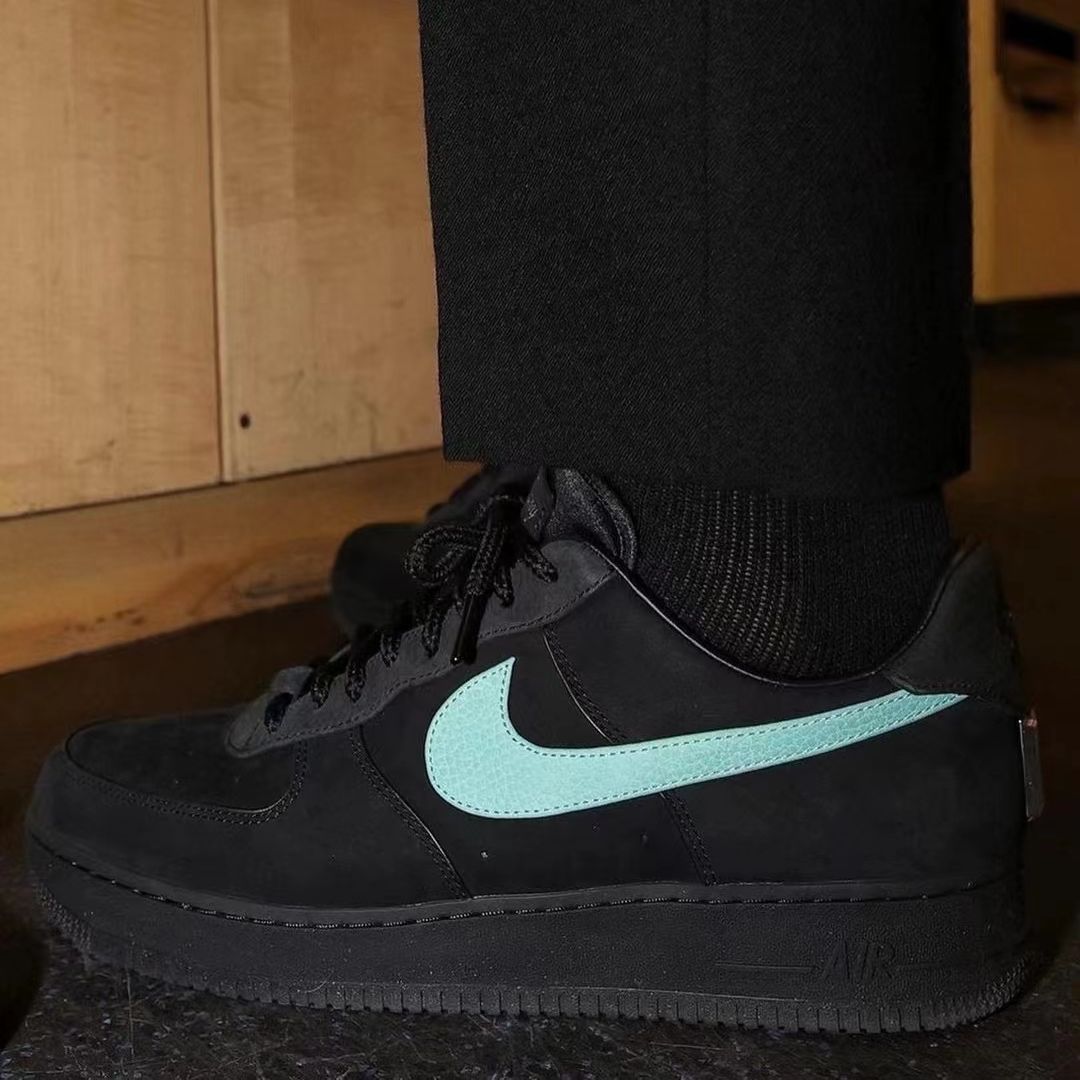 ◆新商品◆★NIKE x TIFFANY★送関込★世界中を震撼させた話題のコラボ★◆超人気◆