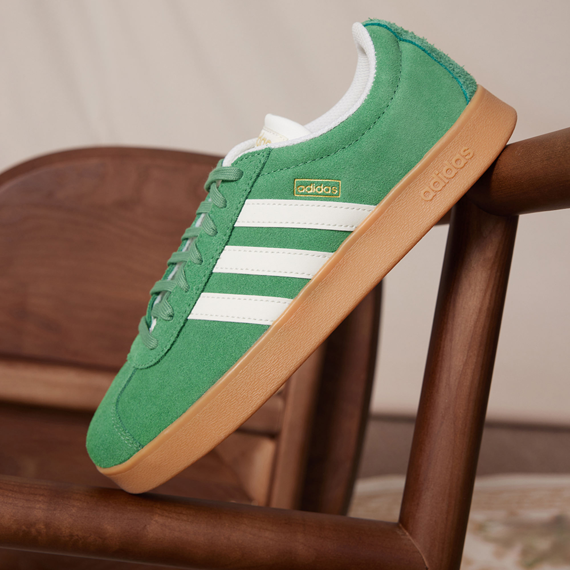 人気セール [アディダス] VL COURT 2.0 スニーカー グリーン [JH5077]