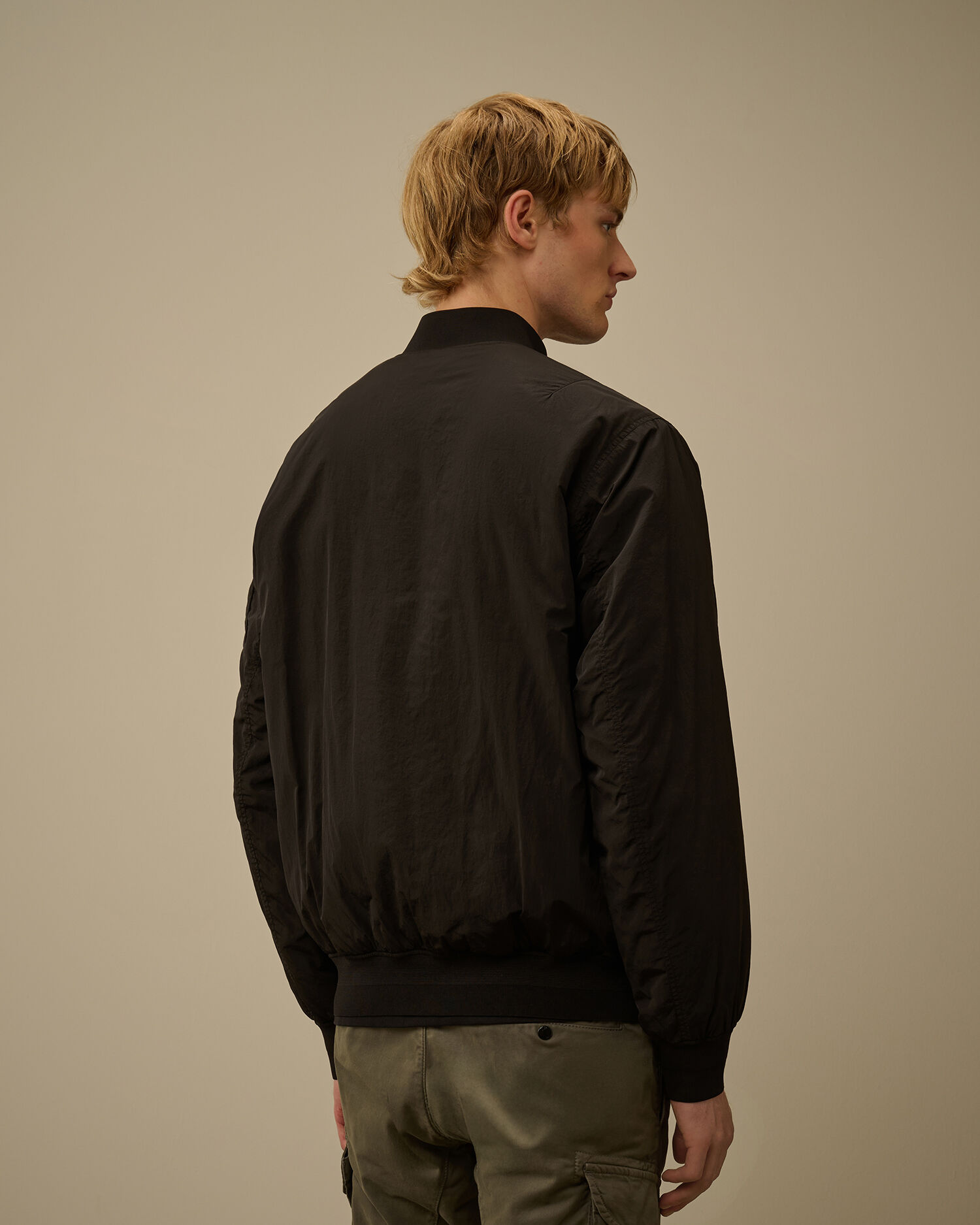 Chrome-R Bomber Jacket カラー: BLACK