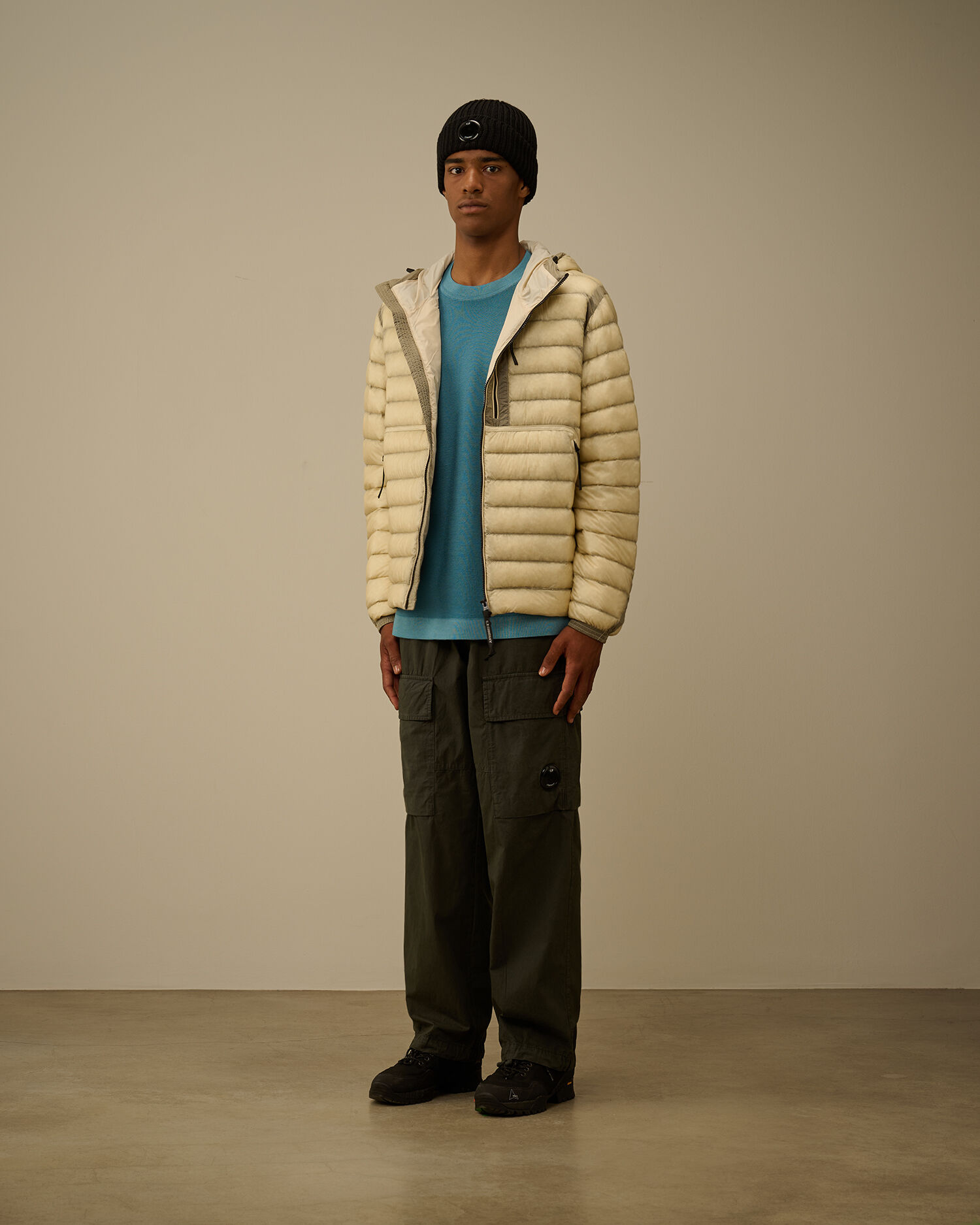 D.D. Shell Goggle Down Jacket カラー: PISTACHIO SHELL - BEIGE