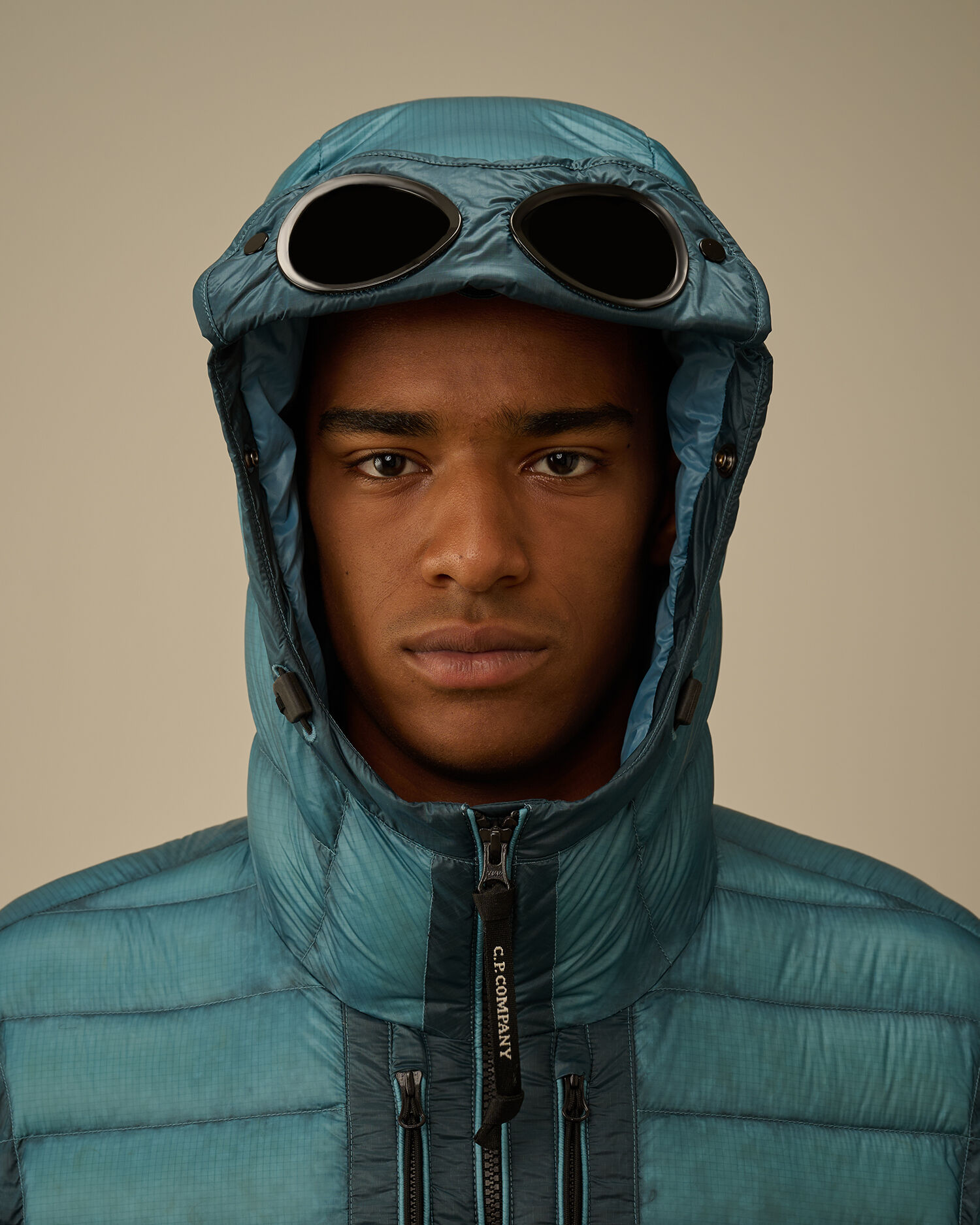 D.D. Shell Goggle Down Jacket カラー: AEGEAN BLUE