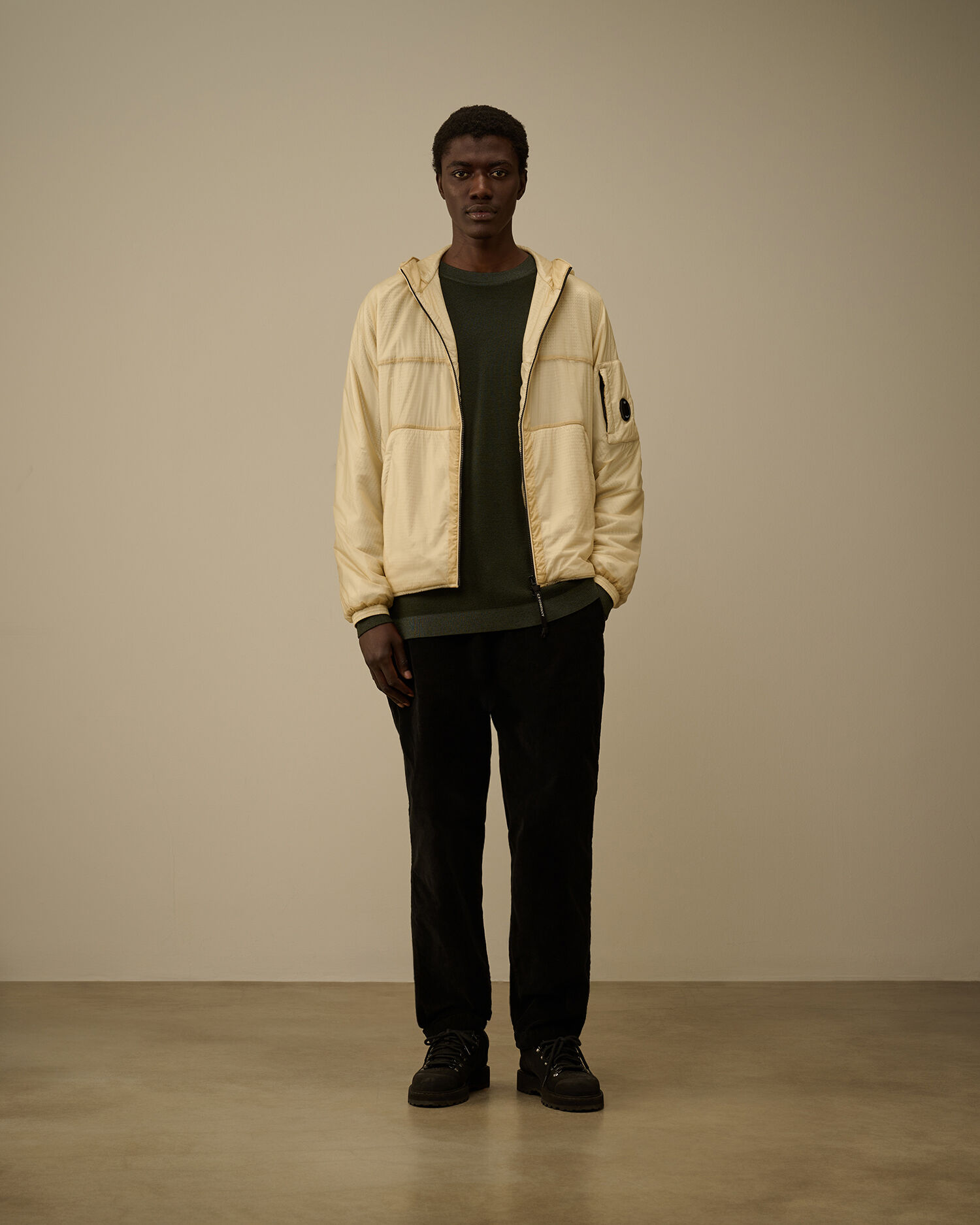 Nada Shell Hooded Padded Jacket カラー: PISTACHIO SHELL - BEIGE