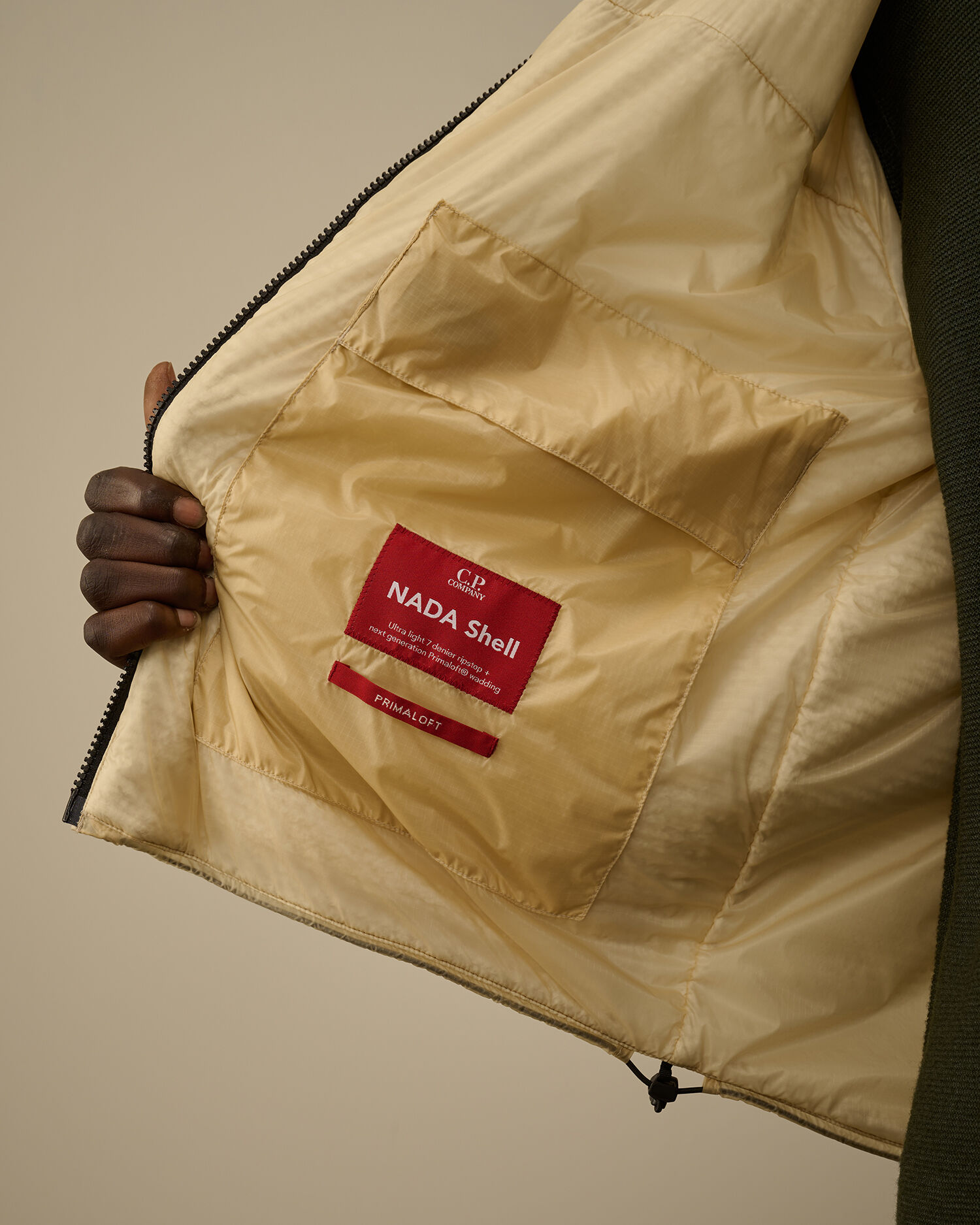 Nada Shell Hooded Padded Jacket カラー: PISTACHIO SHELL - BEIGE