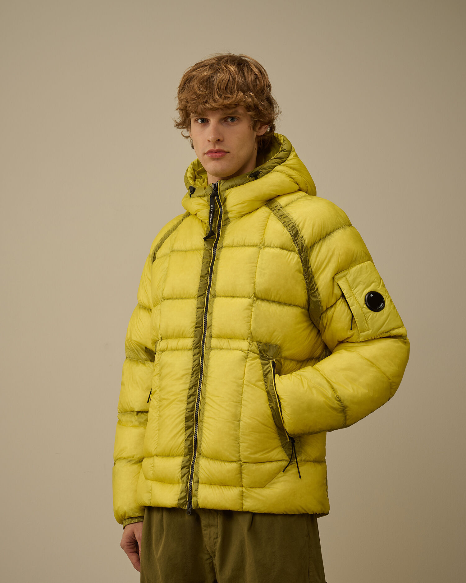 D.D. Shell Hooded Down Jacket カラー: GREEN SHEEN