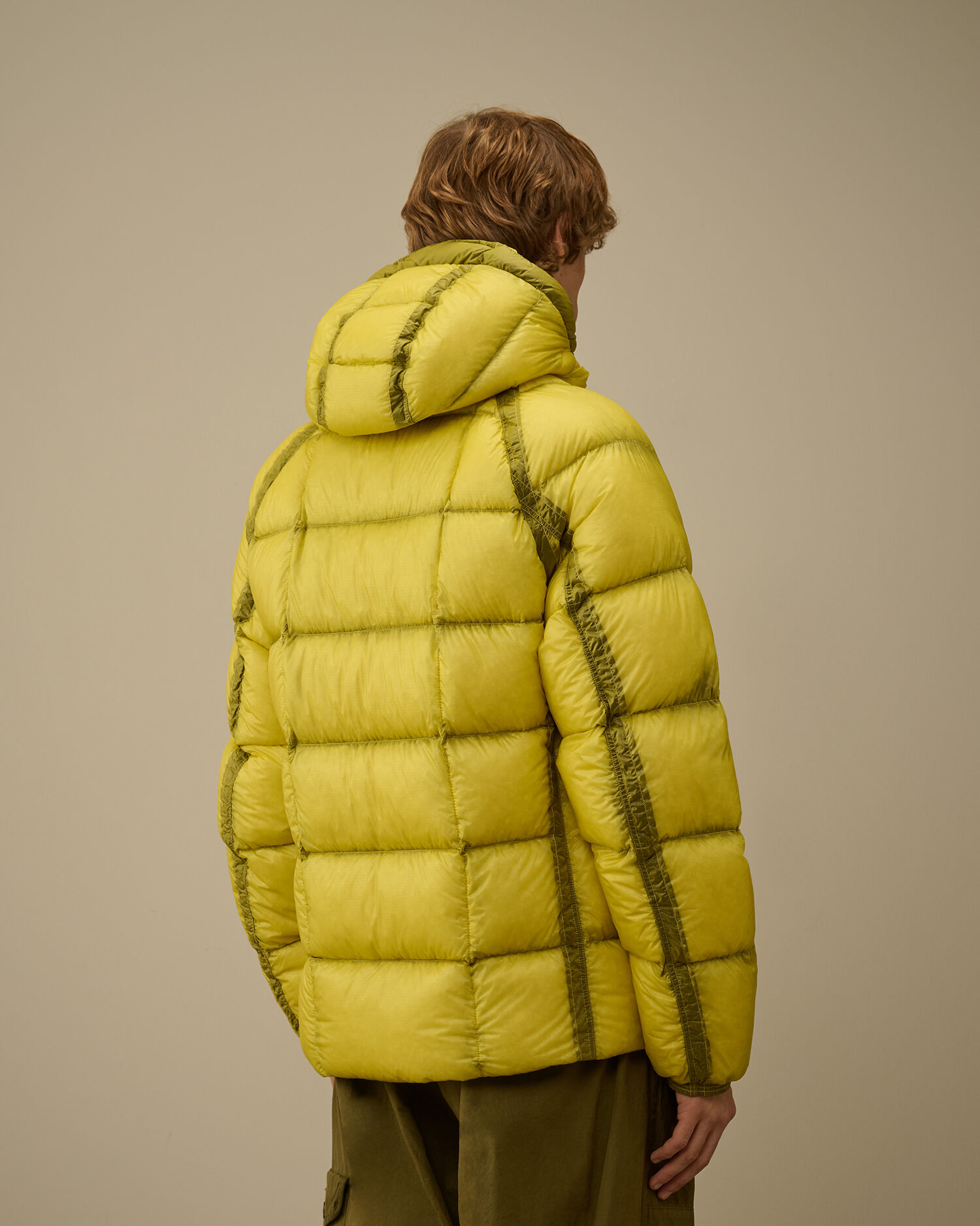 D.D. Shell Hooded Down Jacket カラー: GREEN SHEEN