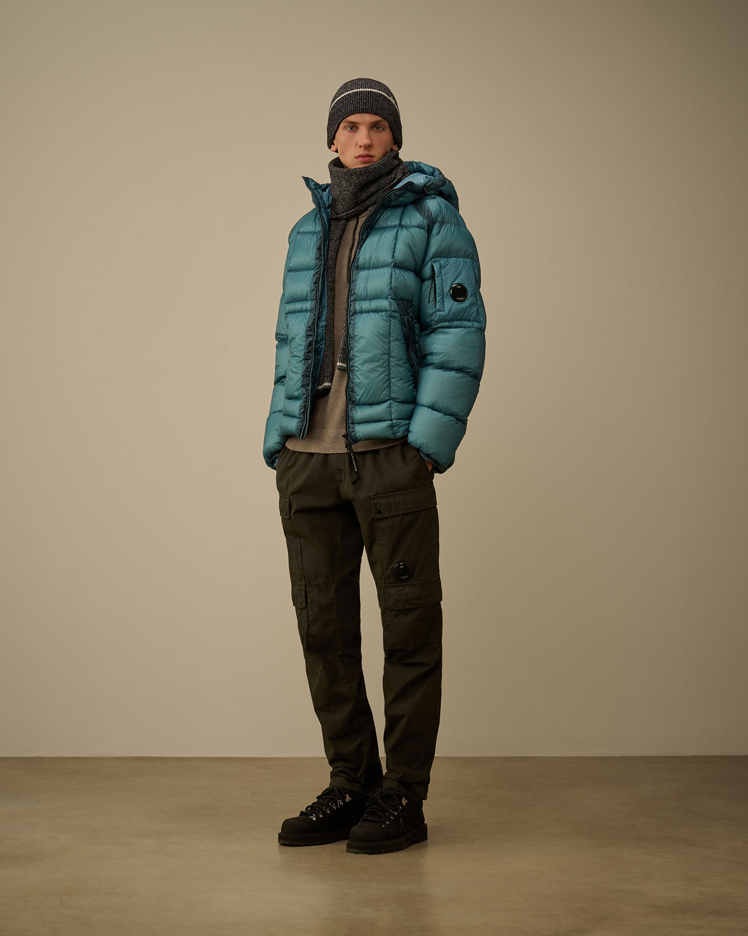 D.D. Shell Hooded Down Jacket カラー: AEGEAN BLUE