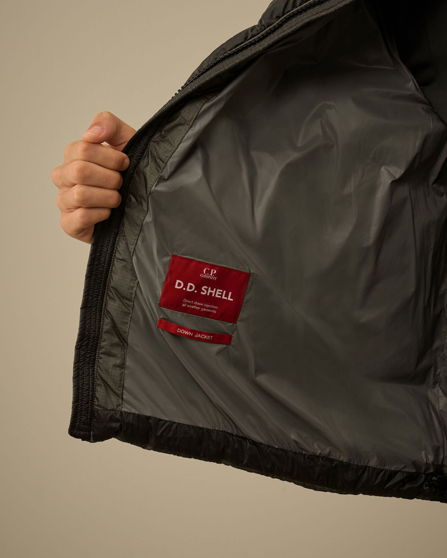 D.D. Shell Hooded Down Jacket カラー: GUNMETAL