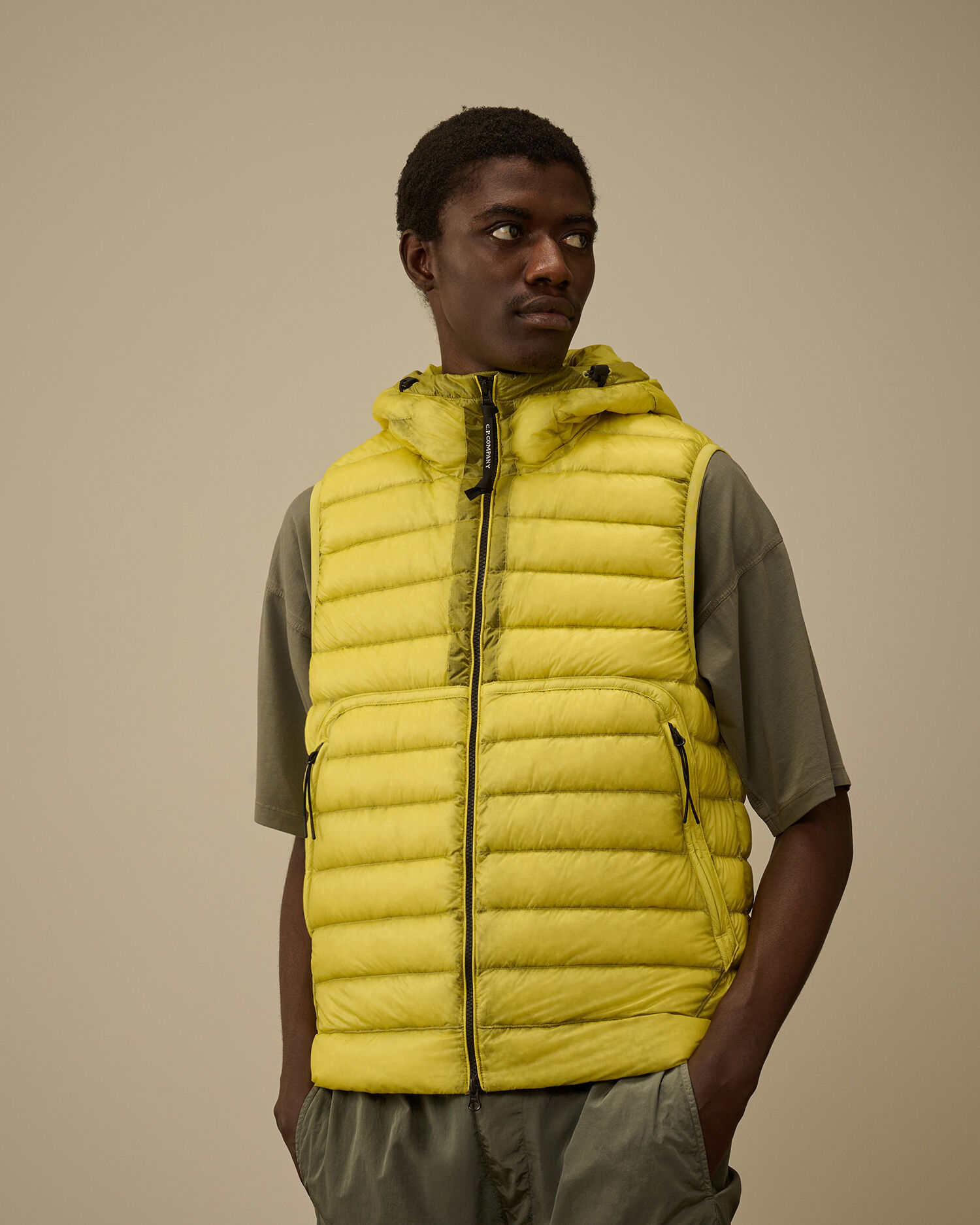 D.D. Shell Goggle Down Gilet カラー: GREEN SHEEN - YELLOW